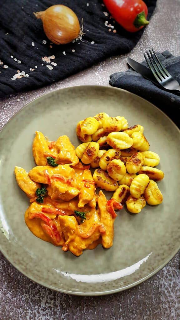 Paprika Sahne Hähnchen mit Gnocchi Lydiasfoodblog