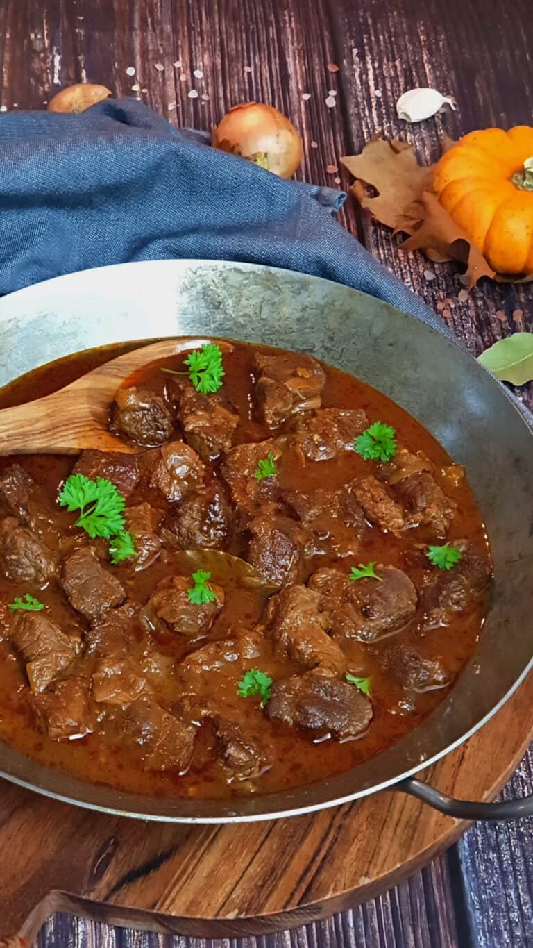 Rindergulasch Klassisch Deftig Und Zart Lydiasfoodblog