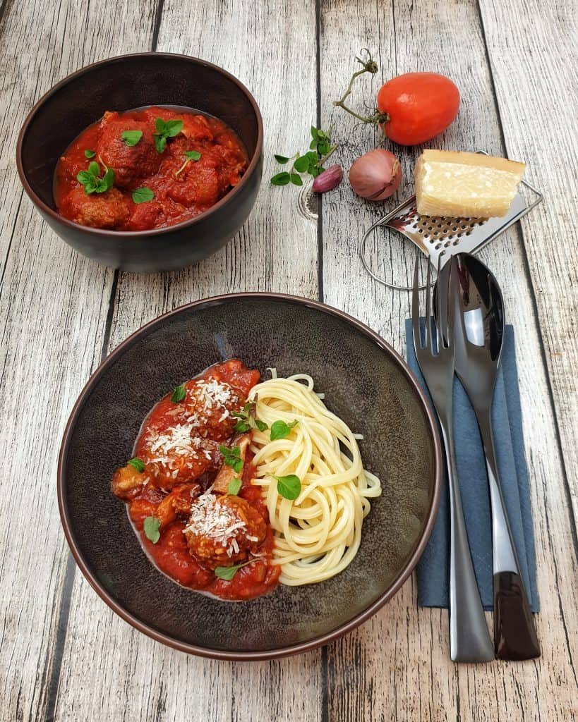 Hackfleischbällchen mit Tomatensoße, italienische Art | Lydiasfoodblog