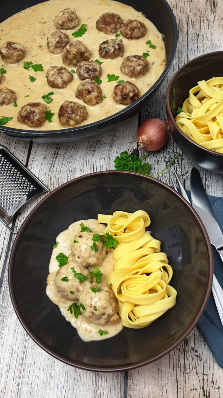 Köttbullar - schwedische Hackbällchen - Lydiasfoodblog