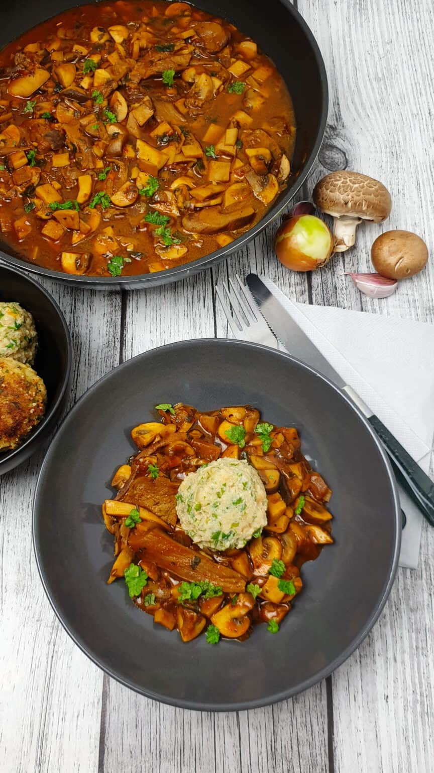 Semmelknödel selber machen mit Pilzragout - Lydiasfoodblog