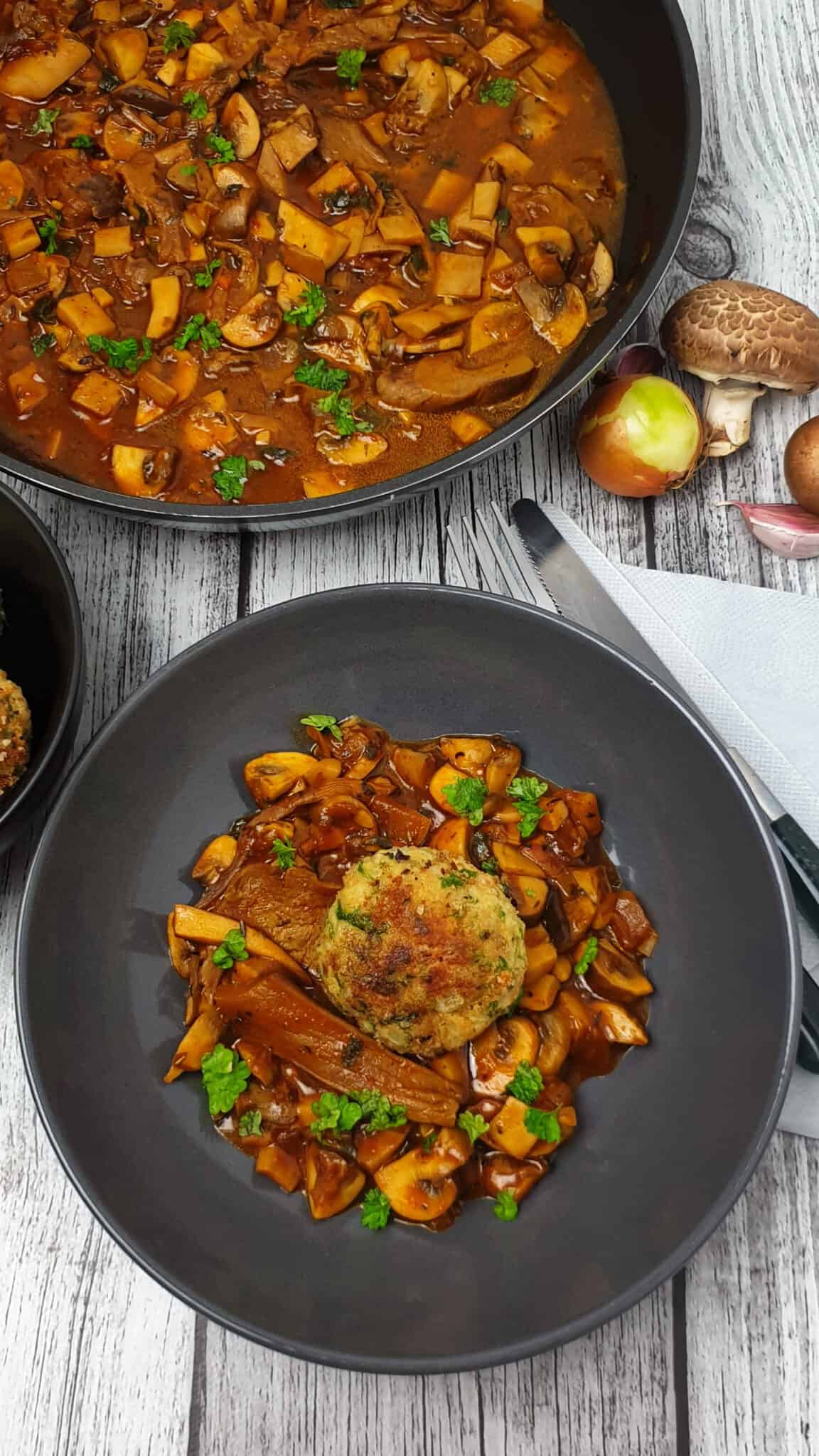 Semmelknödel selber machen mit Pilzragout - Lydiasfoodblog