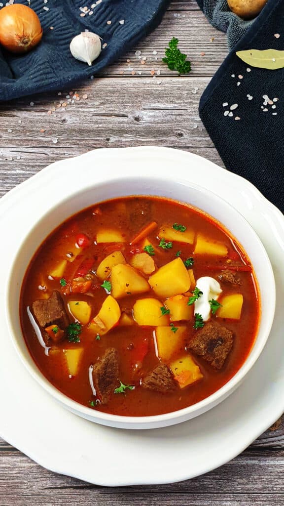 Gulaschsuppe mit Rindfleisch - Lydiasfoodblog