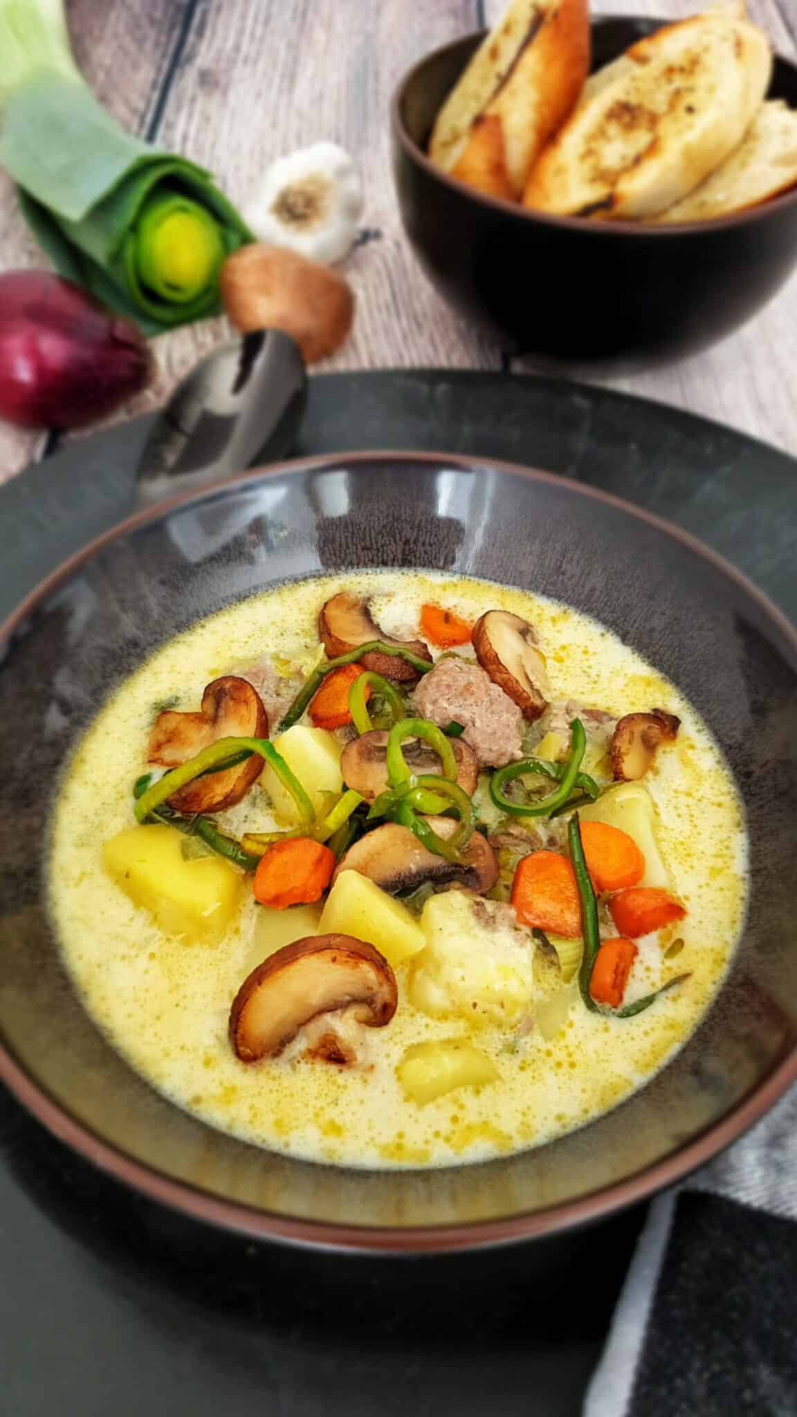 Käse-Lauch-Suppe mit Hackbällchen - Lydiasfoodblog