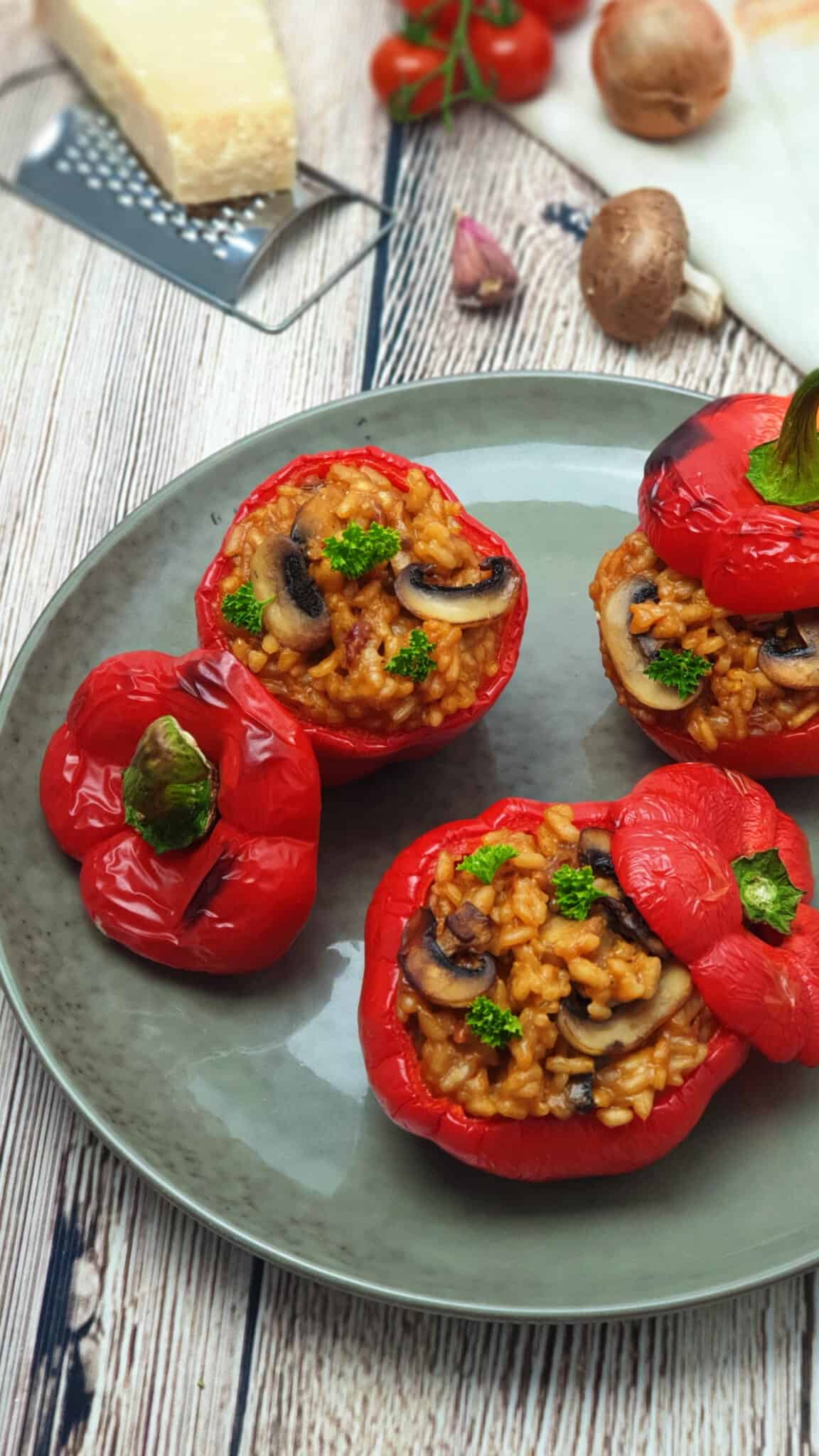 Gefüllte Paprika mit Tomatenrisotto - Lydiasfoodblog