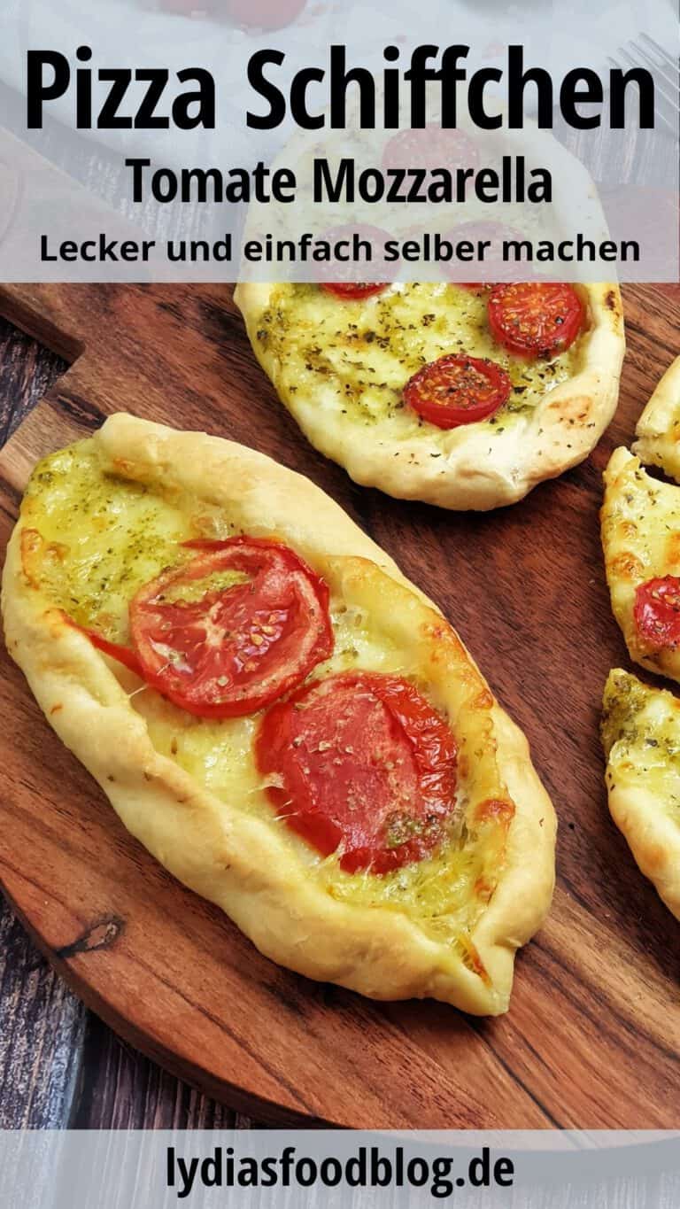 Pizza Schiffchen Tomate Mozzarella - Lydiasfoodblog