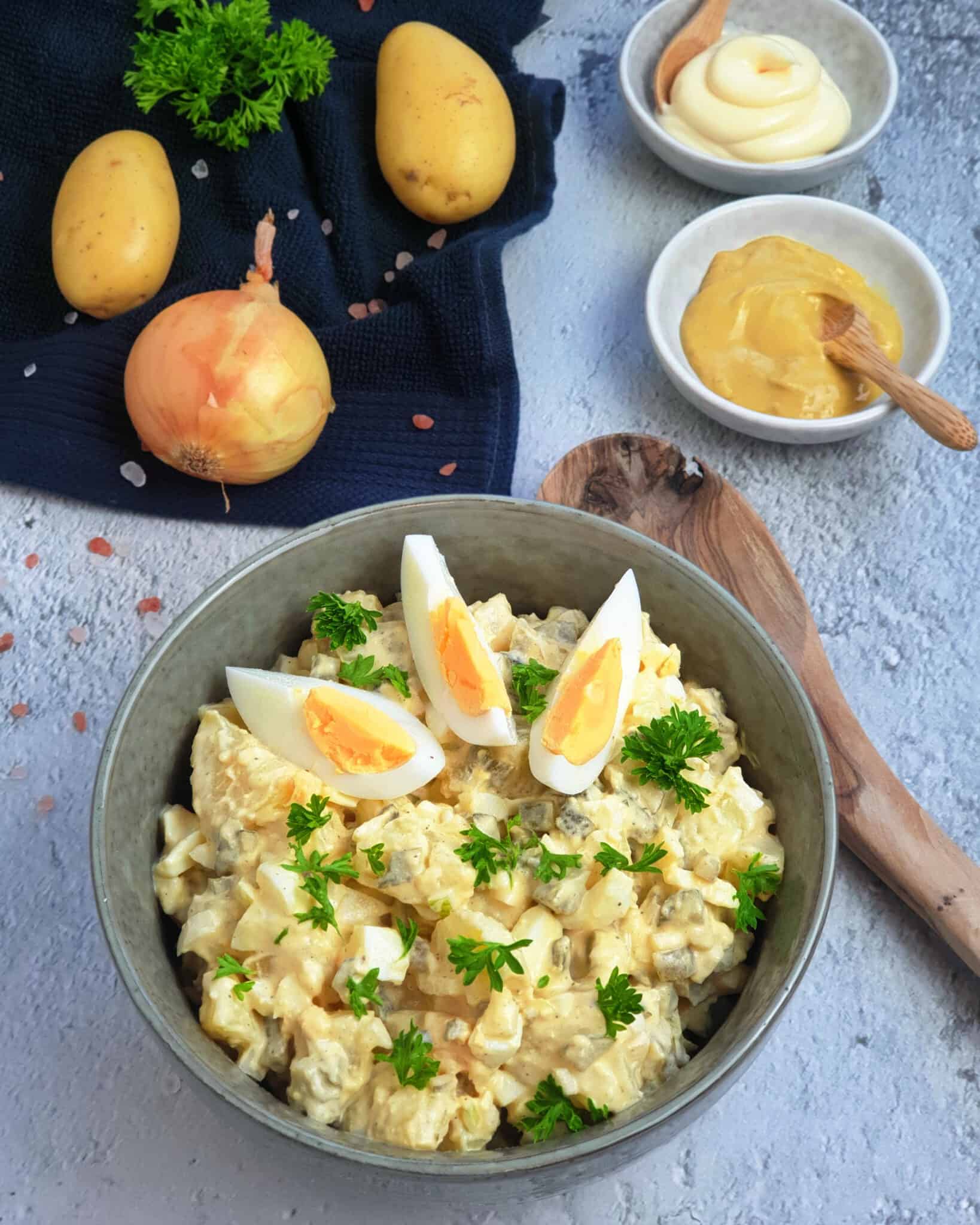 Klassischer Kartoffelsalat mit Ei und Mayonnaise - Lydiasfoodblog