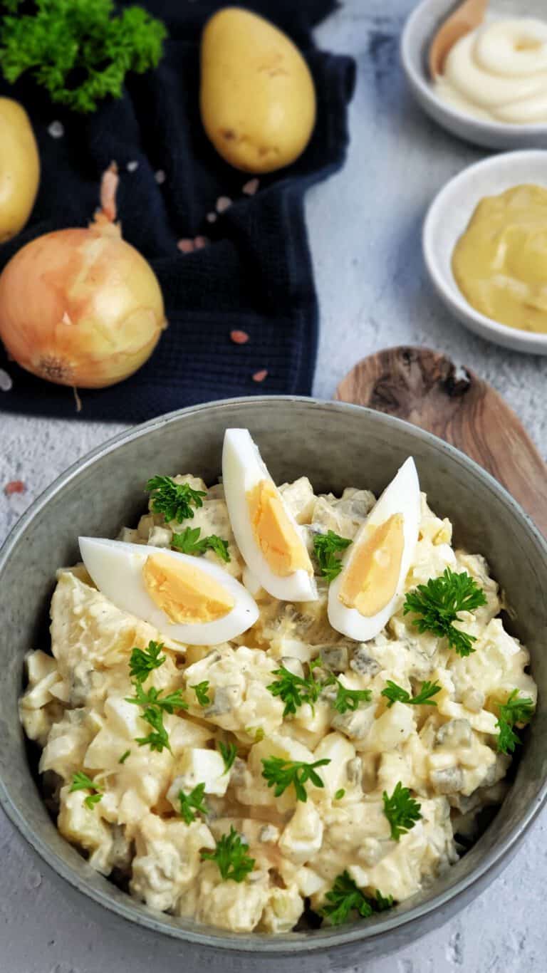 Klassischer Kartoffelsalat mit Ei und Mayonnaise - Lydiasfoodblog