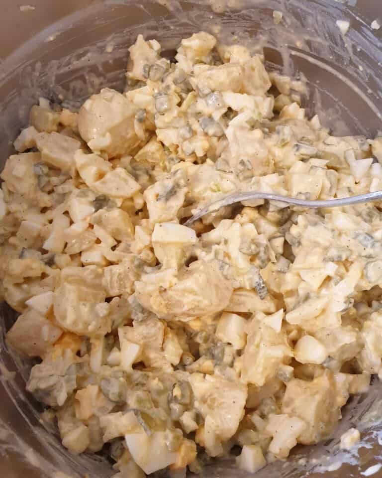 Klassischer Kartoffelsalat mit Ei und Mayonnaise - Lydiasfoodblog