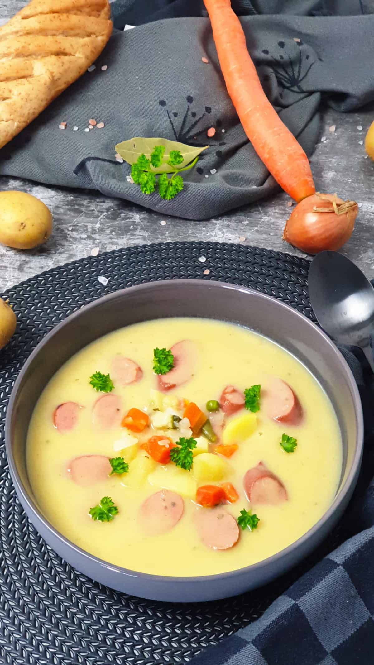 Kartoffelsuppe mit Würstchen - Lydiasfoodblog