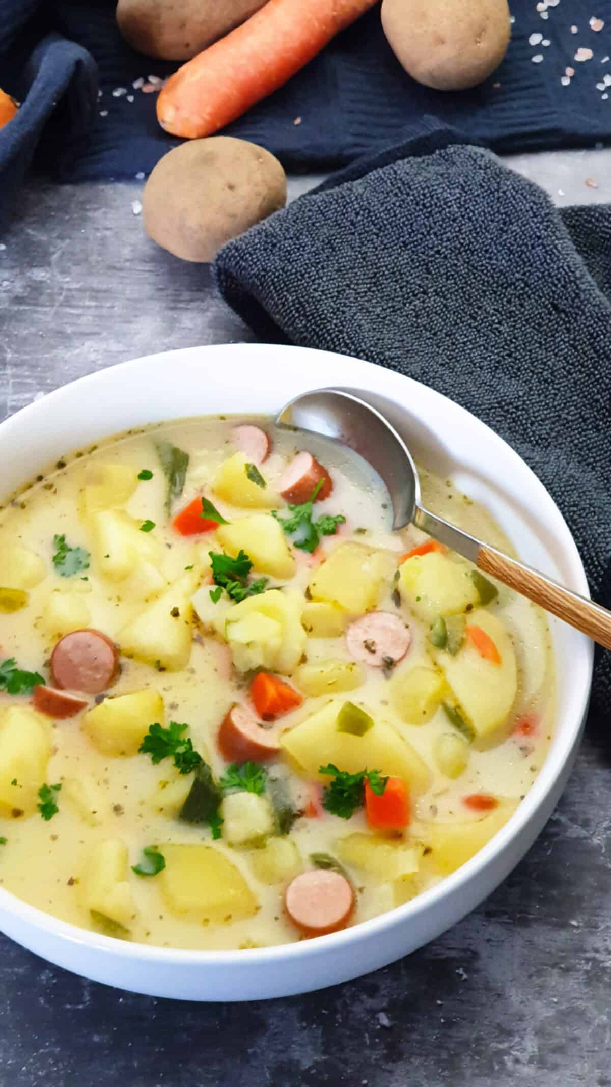 Kartoffelsuppe mit Würstchen - Lydiasfoodblog
