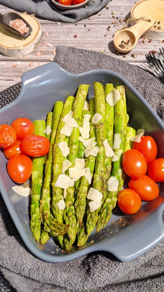 Grüner Spargel aus dem Ofen mit Parmesan - Lydiasfoodblog