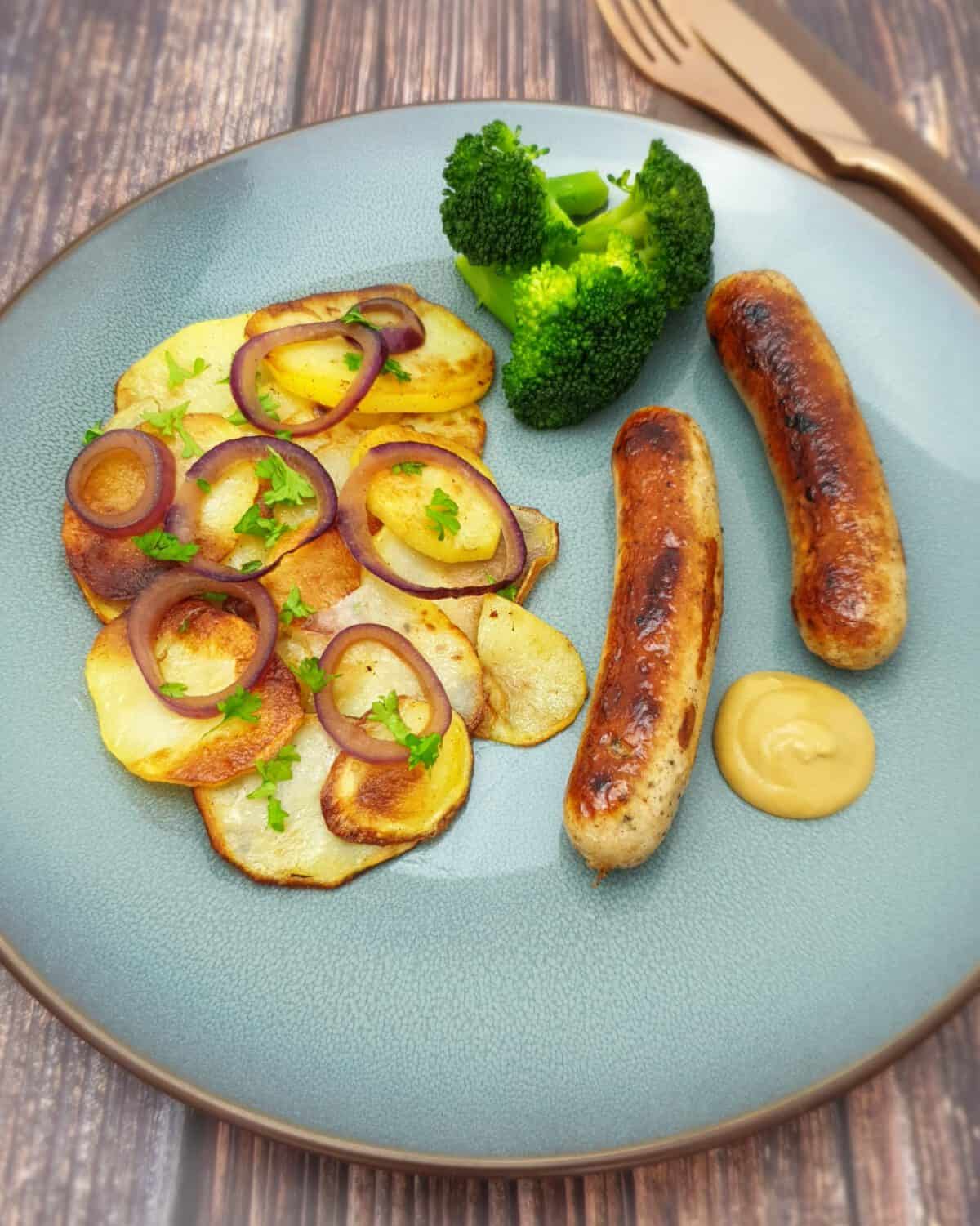 Bratkartoffeln mit Bratwurst - Lydiasfoodblog