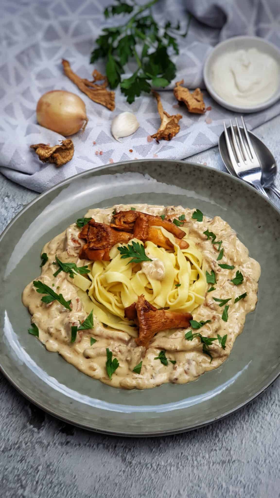 Pfifferling-Rahm-Soße mit Bandnudeln - Lydiasfoodblog