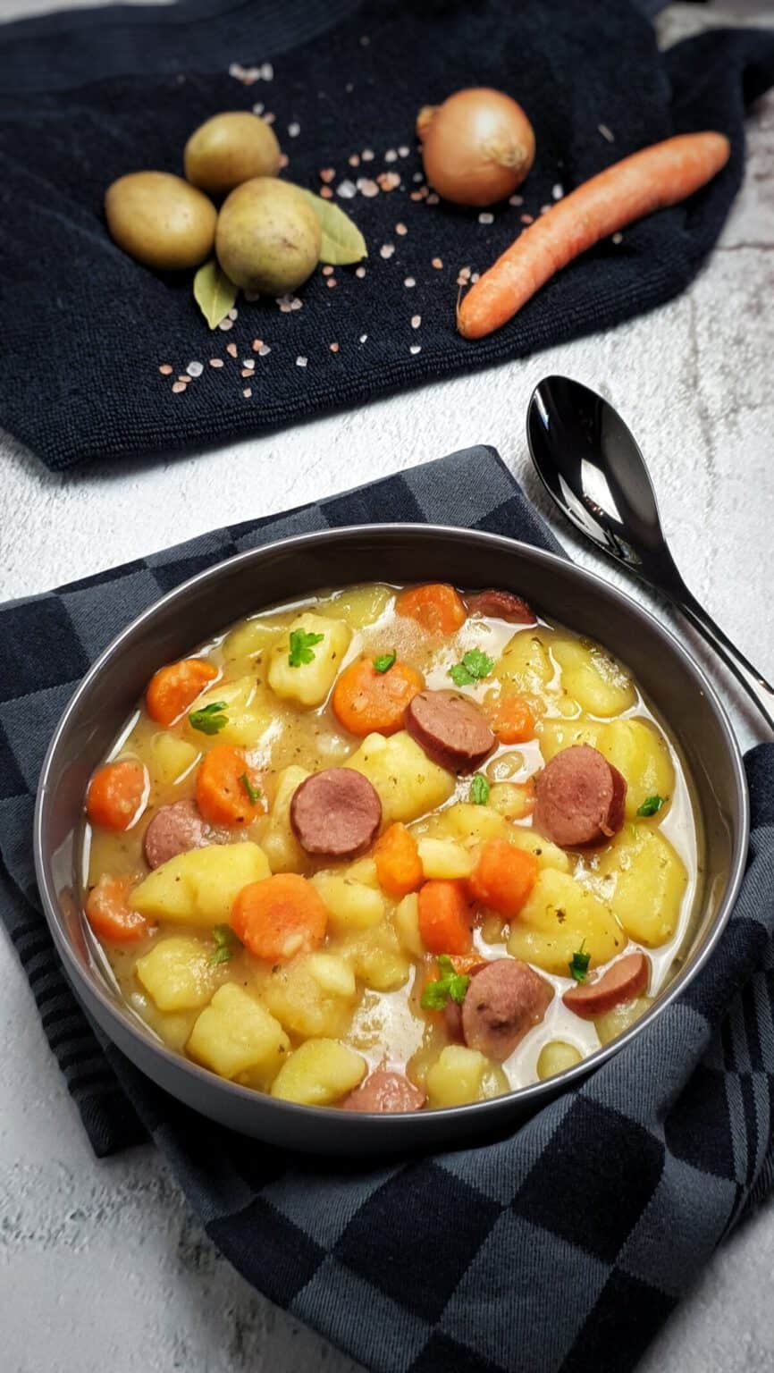 Kartoffel-Möhren-Eintopf mit Rindswurst - Lydiasfoodblog