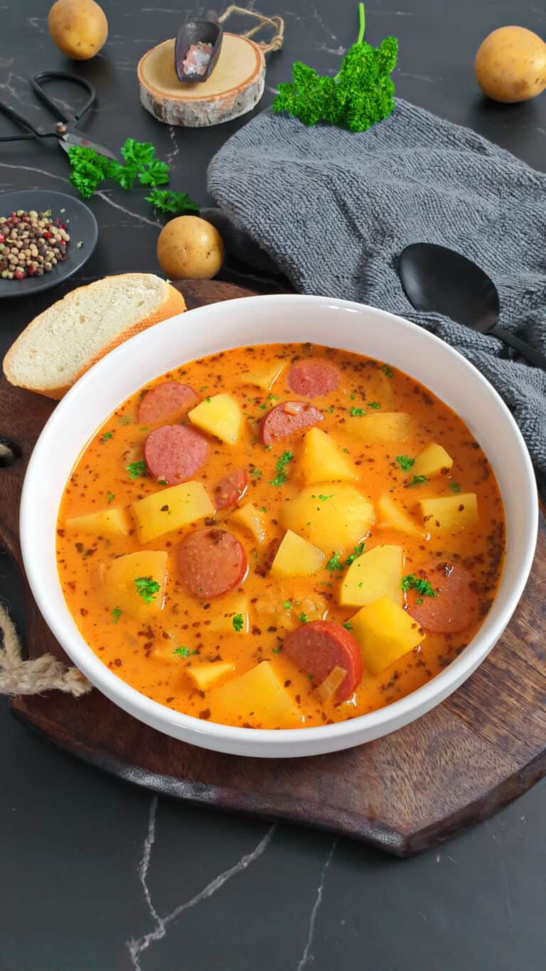 Kartoffelgulasch mit Würstchen - Lydiasfoodblog